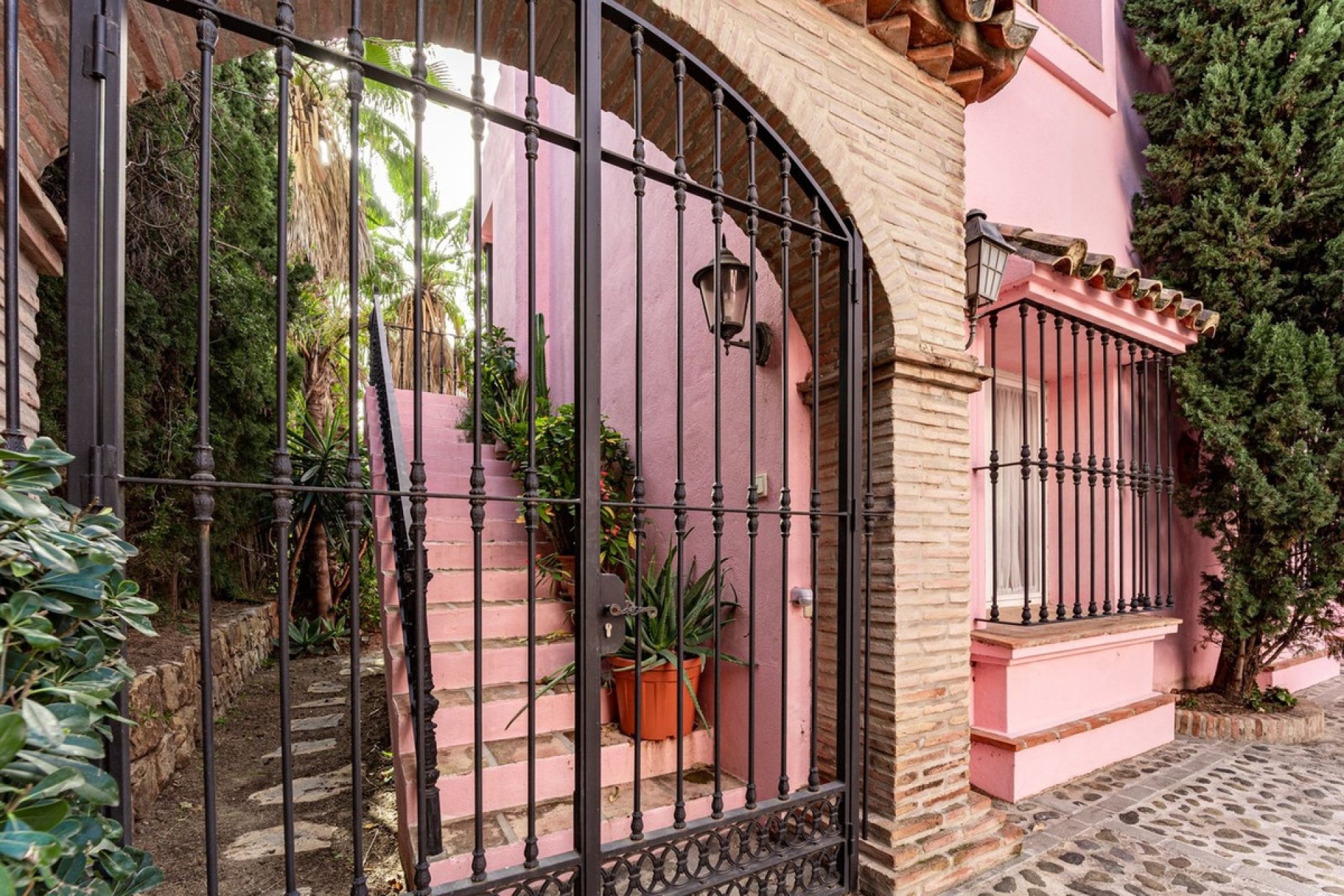 Resale - Villa - Benahavís - Benahavís Centro