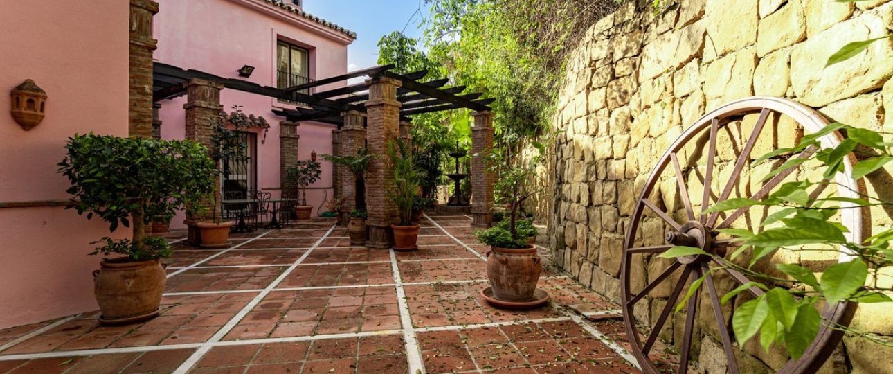 Resale - Villa - Benahavís - Benahavís Centro