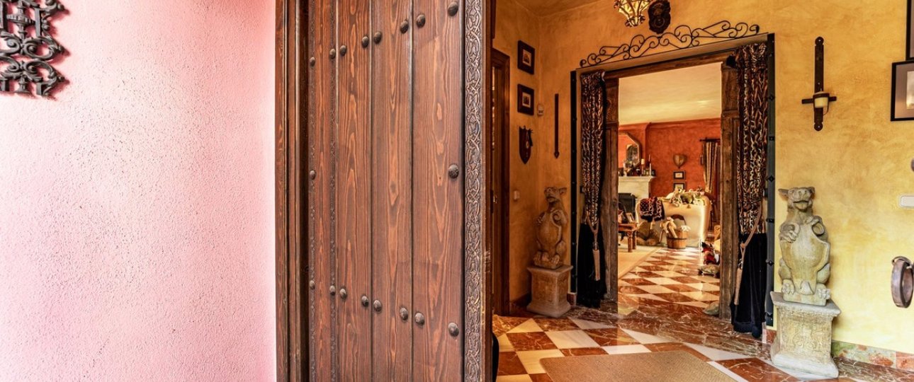 Resale - Villa - Benahavís - Benahavís Centro