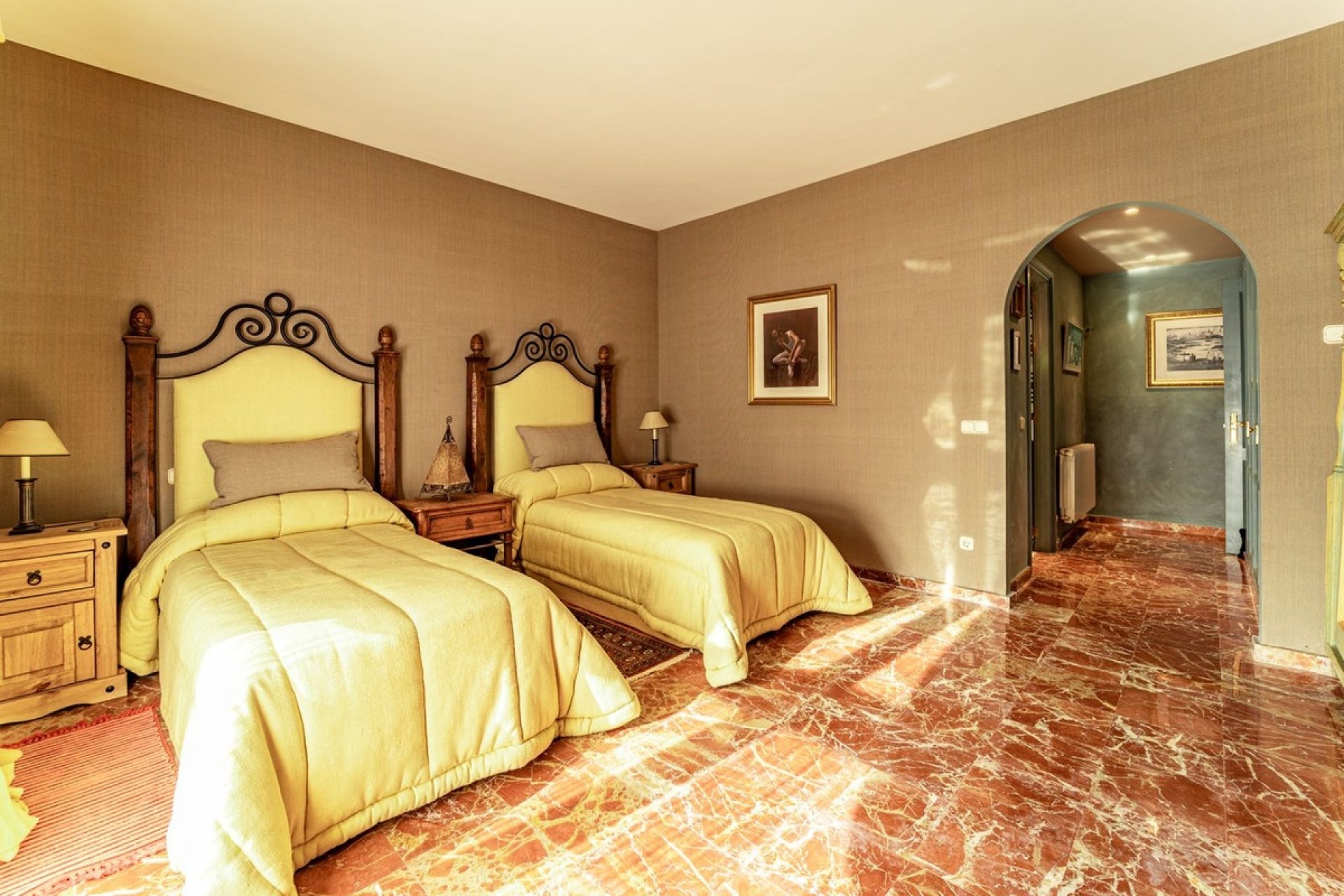 Resale - Villa - Benahavís - Benahavís Centro
