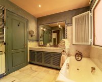 Resale - Villa - Benahavís - Benahavís Centro