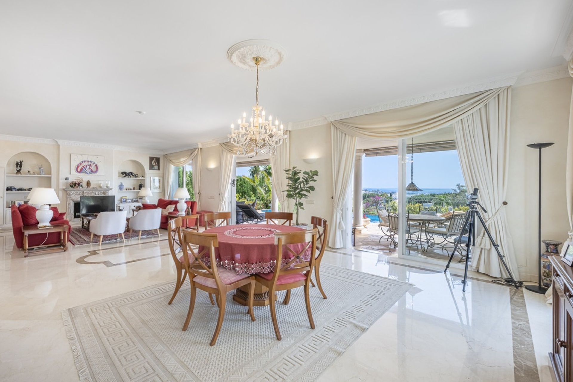 Resale - Villa - Benahavís - Benahavís Centro