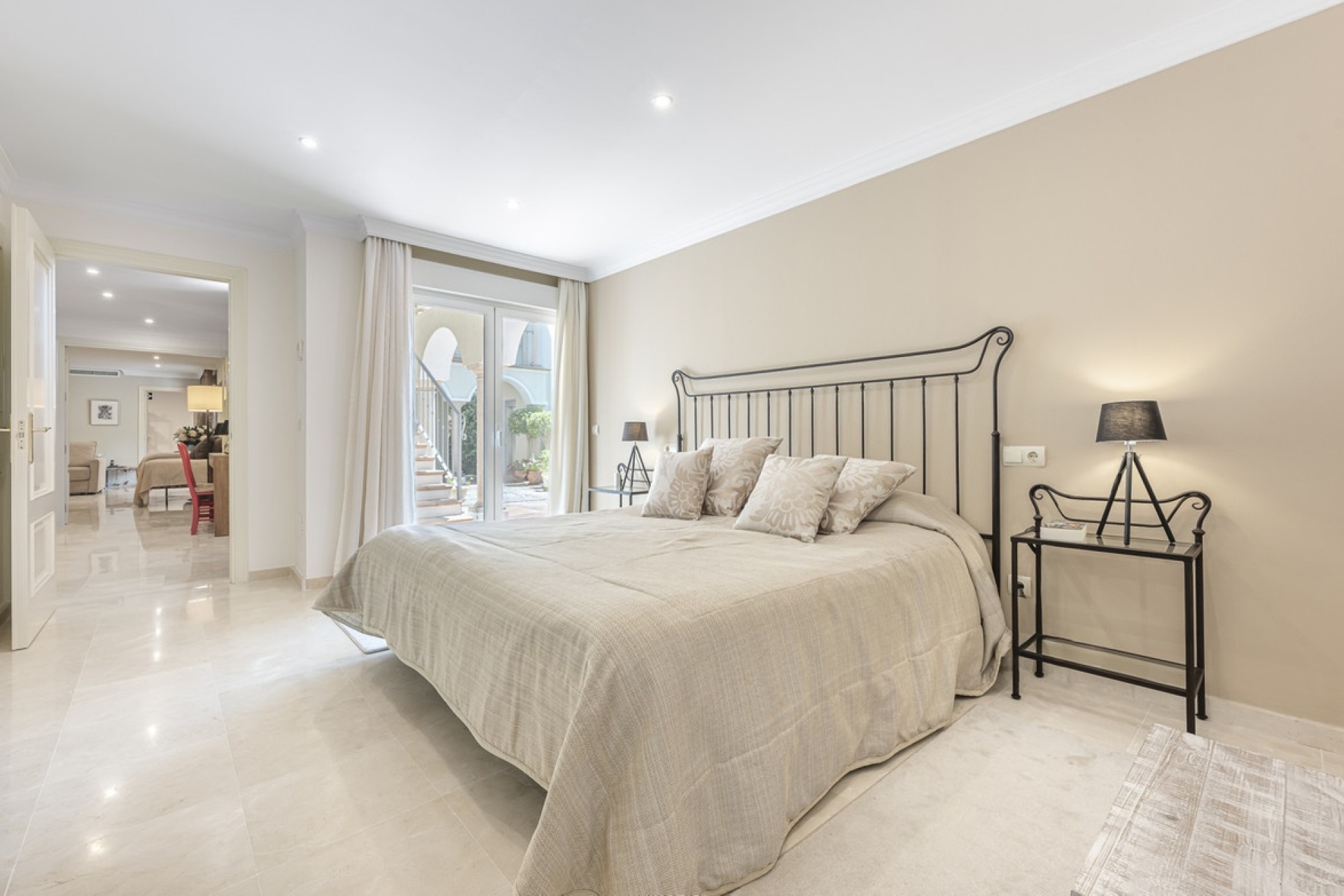 Resale - Villa - Benahavís - Benahavís Centro