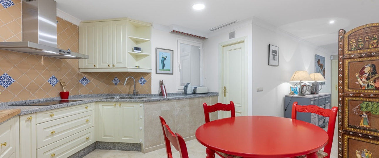 Resale - Villa - Benahavís - Benahavís Centro