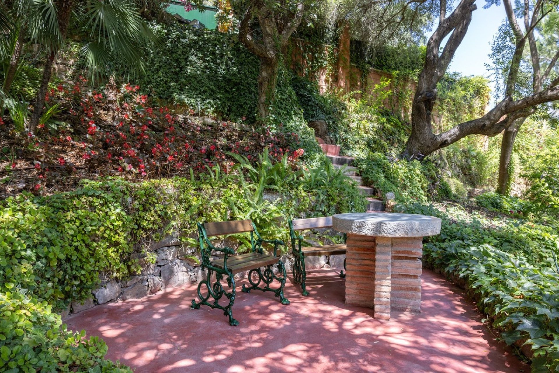 Resale - Villa - Benahavís - Benahavís Centro