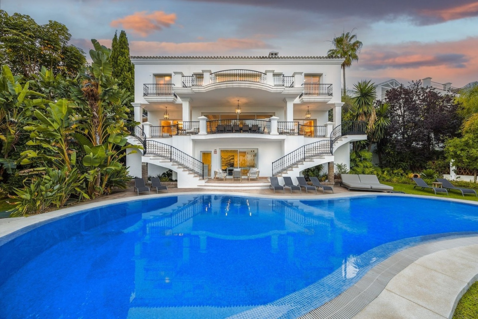 Resale - Villa - Benahavís - Benahavís Centro