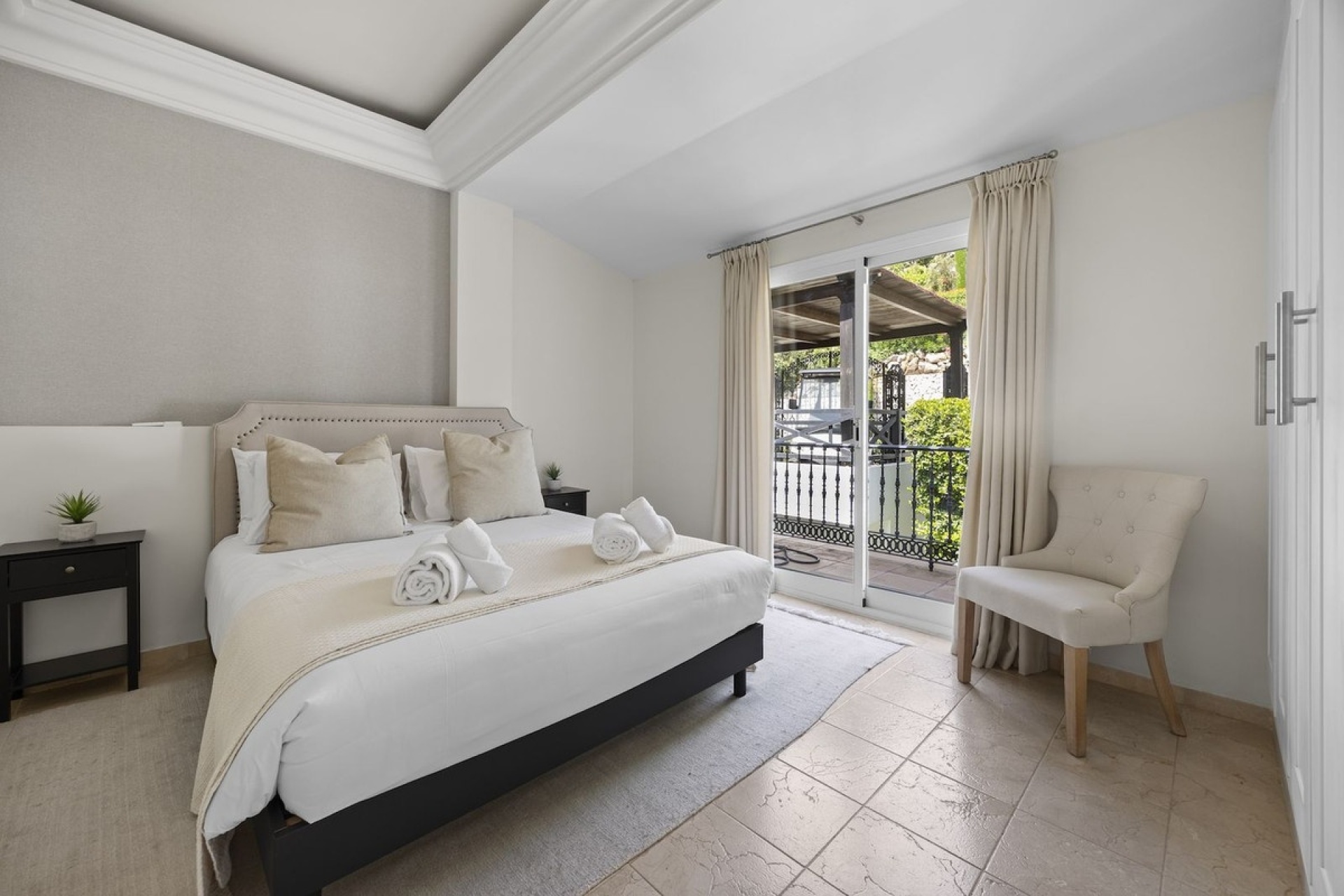 Resale - Villa - Benahavís - Benahavís Centro