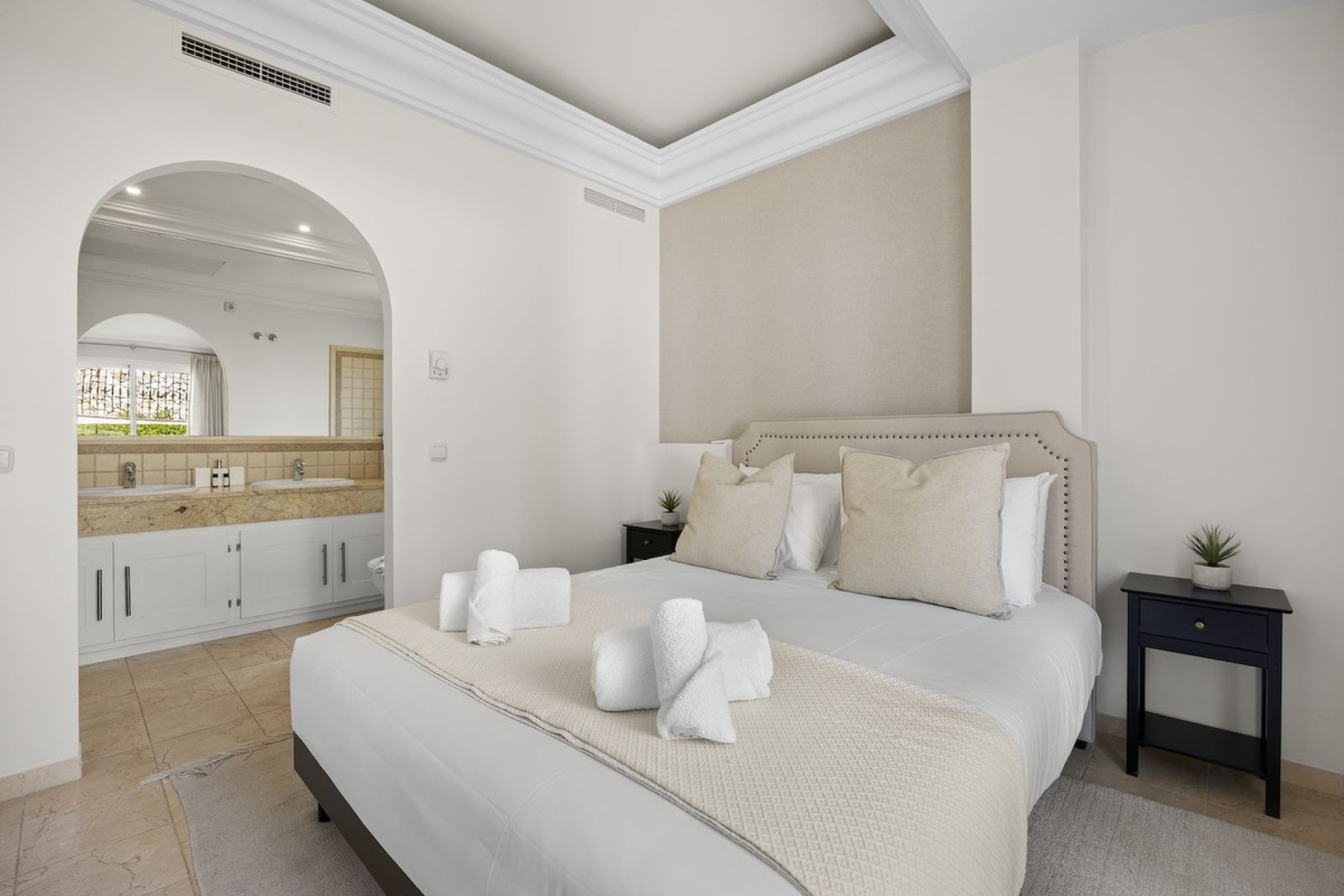 Resale - Villa - Benahavís - Benahavís Centro