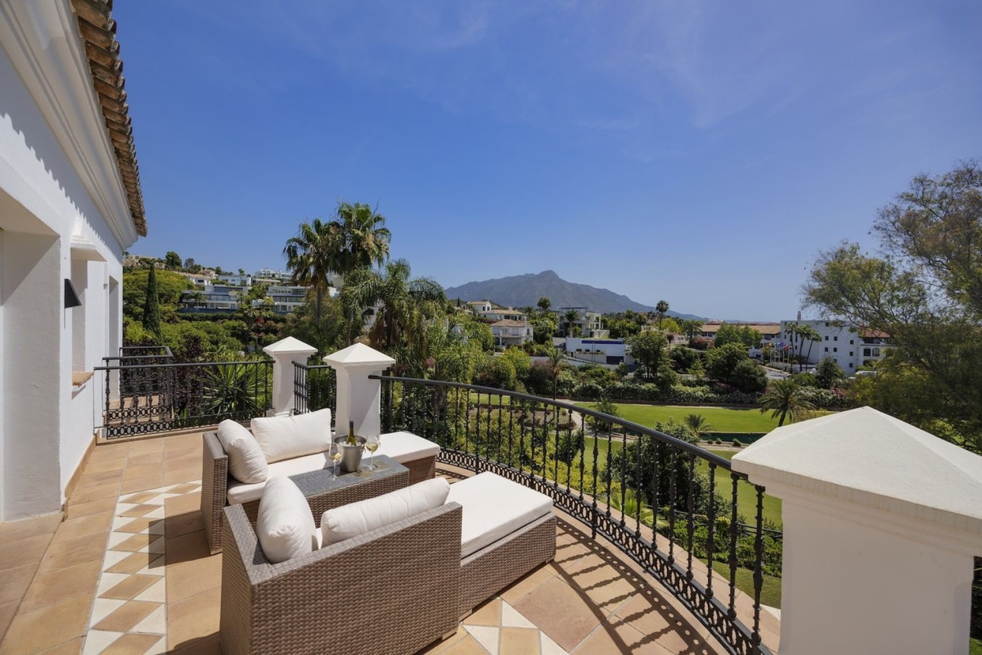 Resale - Villa - Benahavís - Benahavís Centro