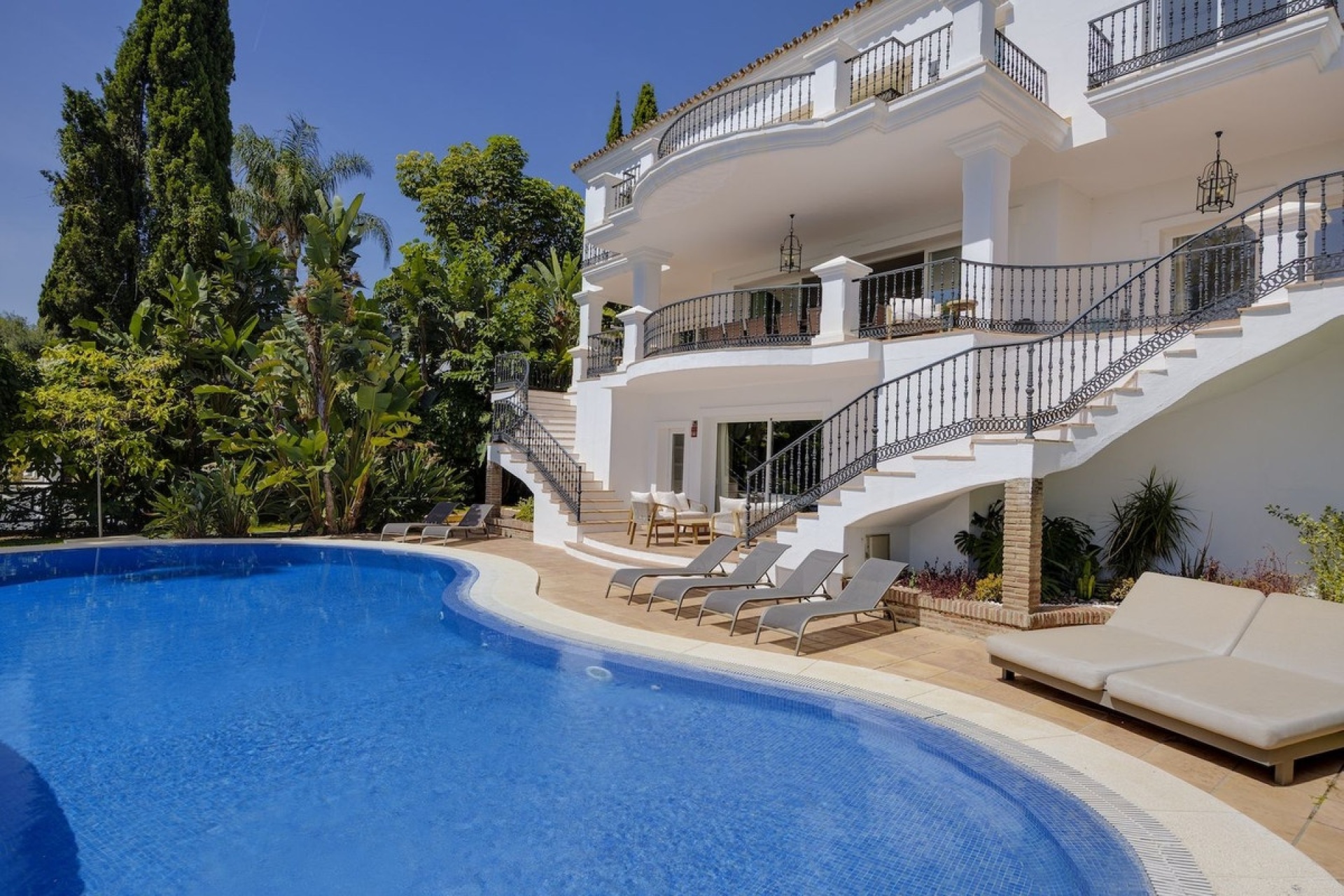 Resale - Villa - Benahavís - Benahavís Centro