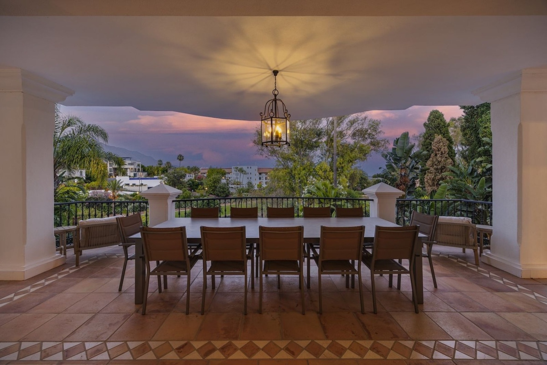 Resale - Villa - Benahavís - Benahavís Centro