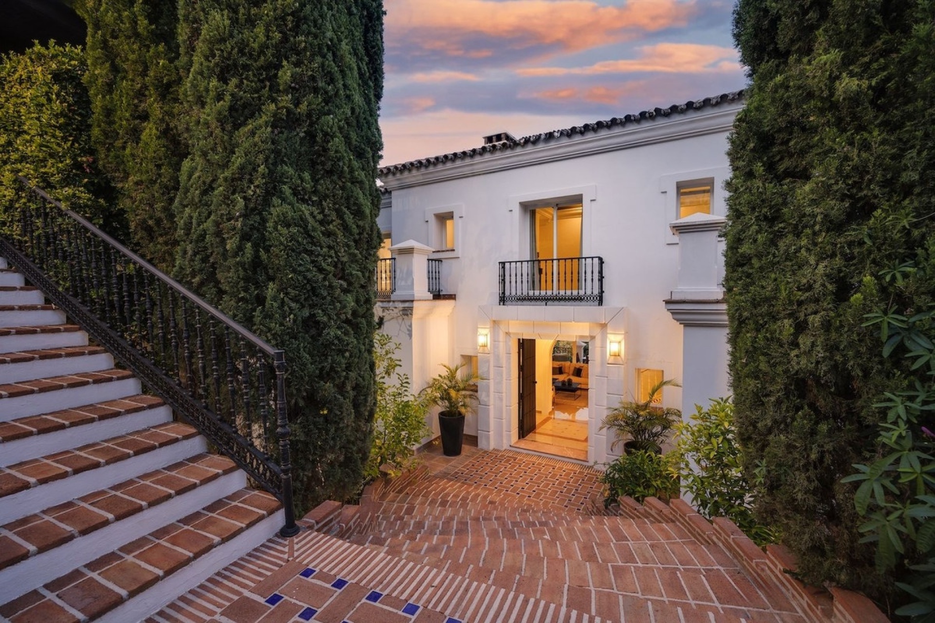 Resale - Villa - Benahavís - Benahavís Centro
