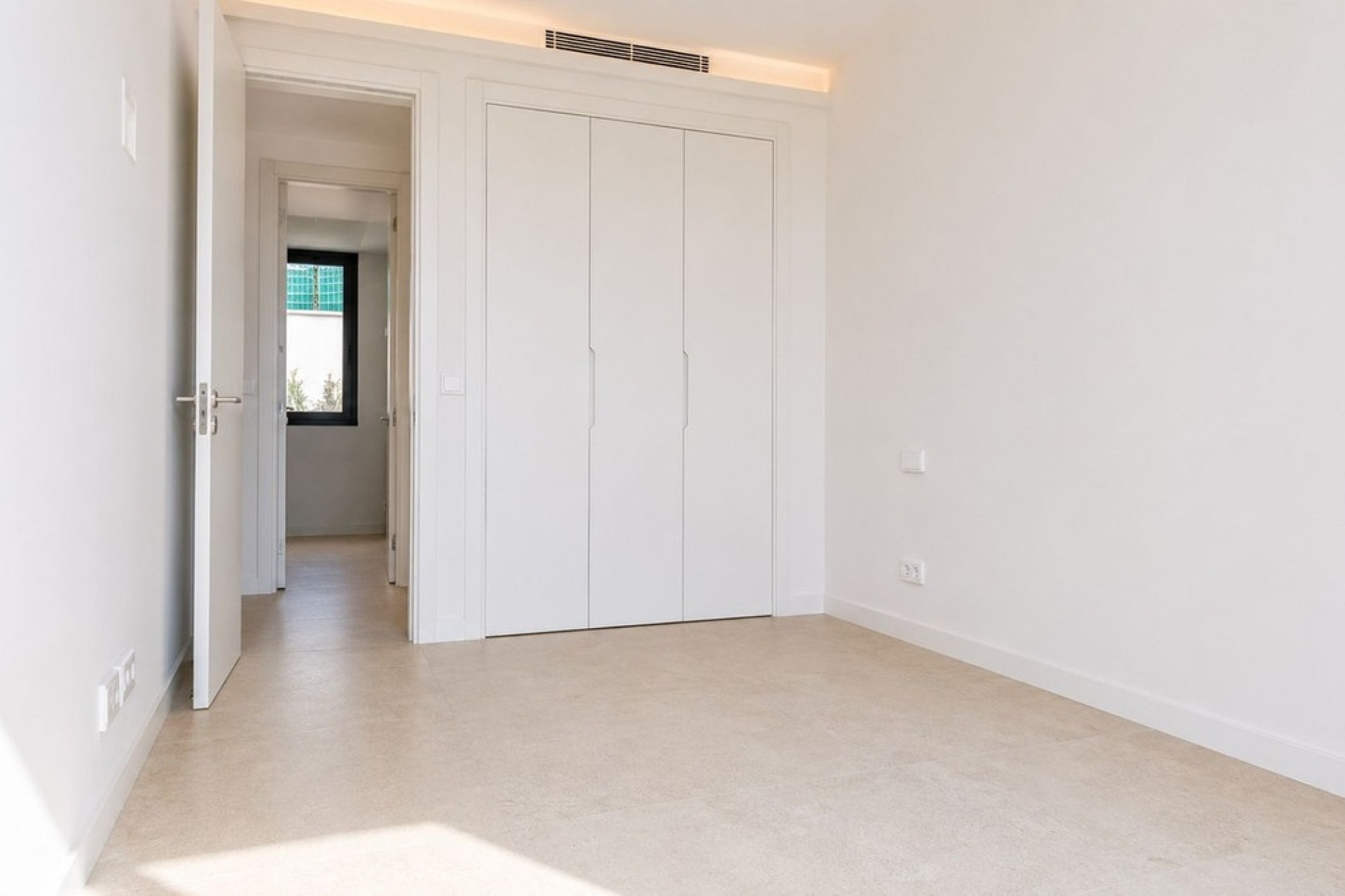 Resale - Villa - Benahavís - Benahavís Centro