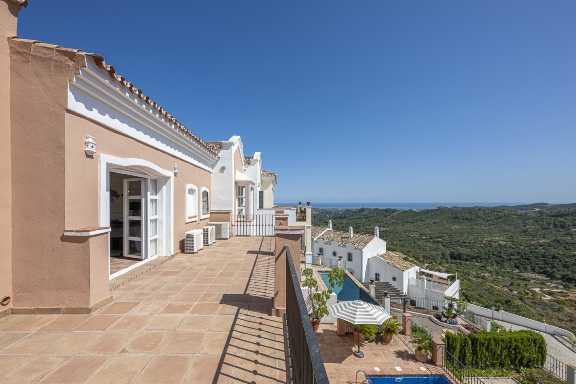 Resale - Villa - Benahavís - Benahavís Centro