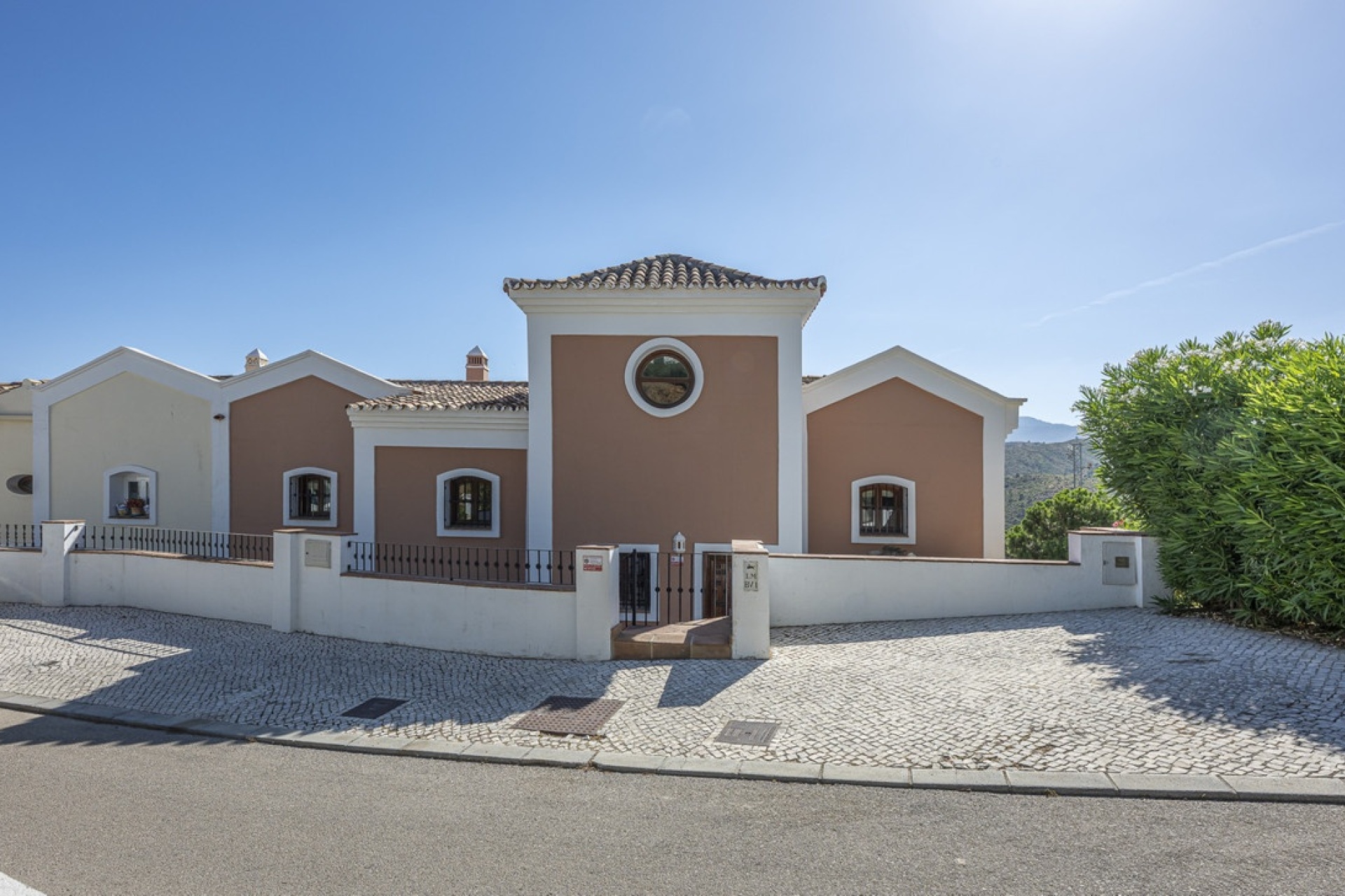 Resale - Villa - Benahavís - Benahavís Centro