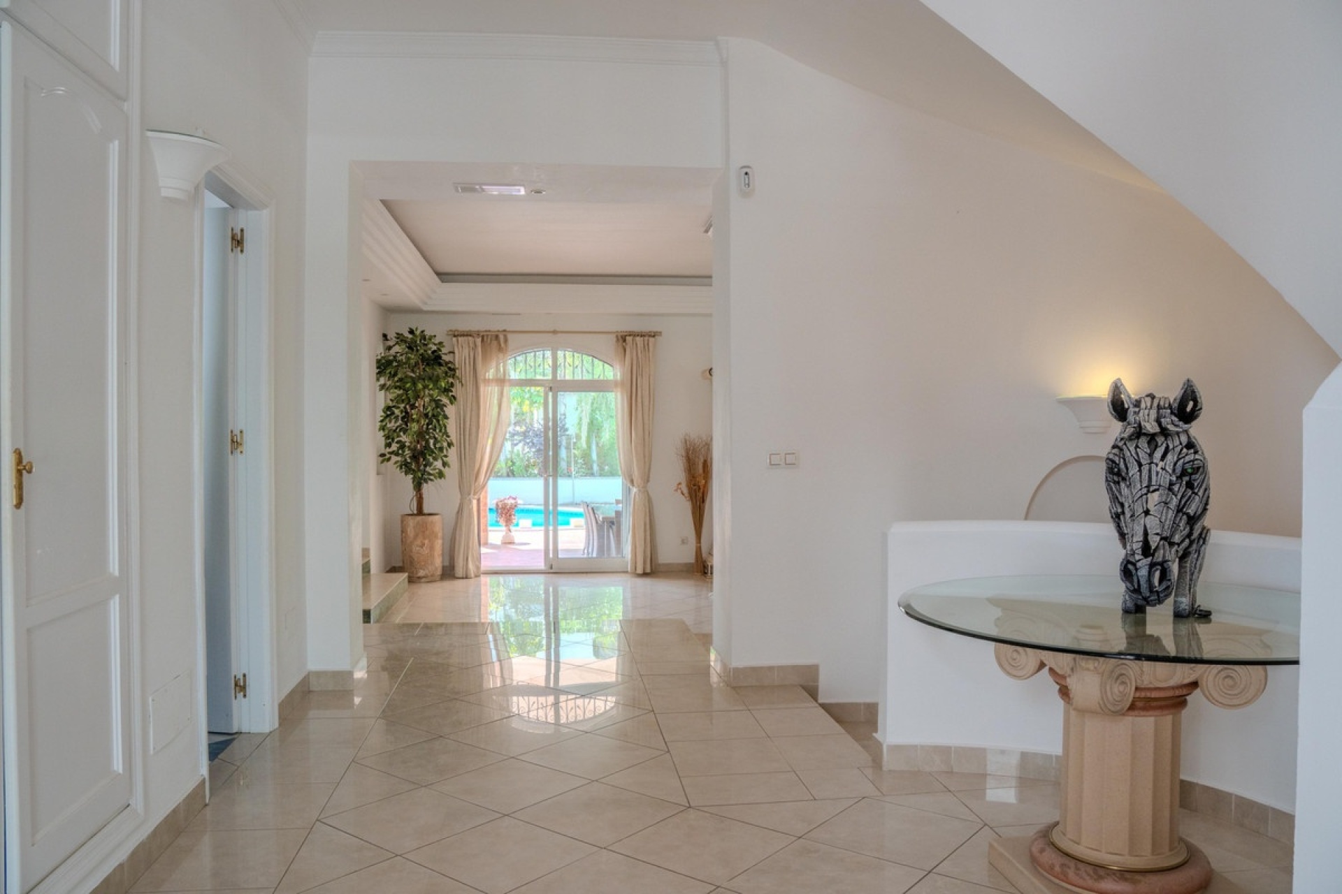 Resale - Villa - Benahavís - Benahavís Centro