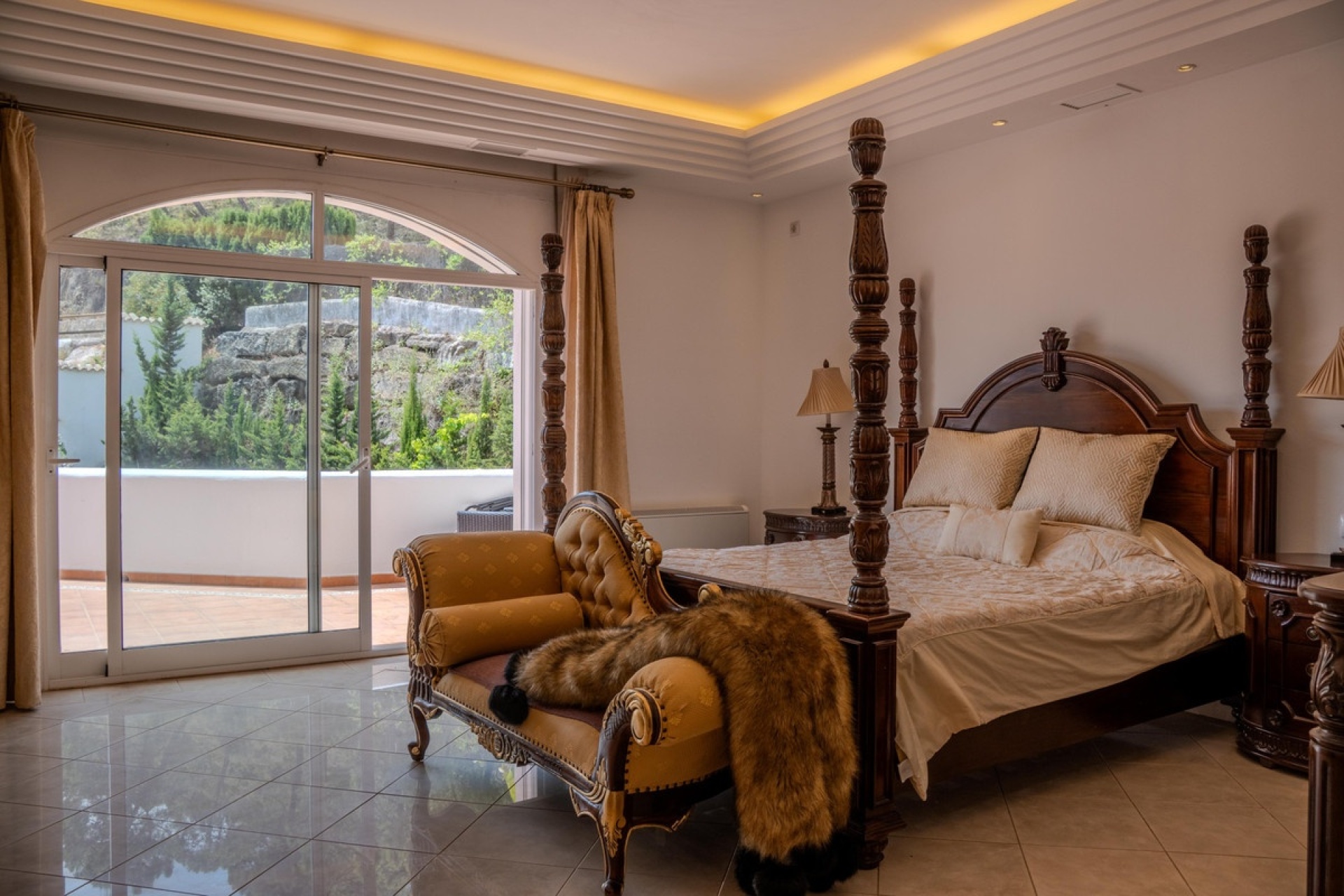 Resale - Villa - Benahavís - Benahavís Centro