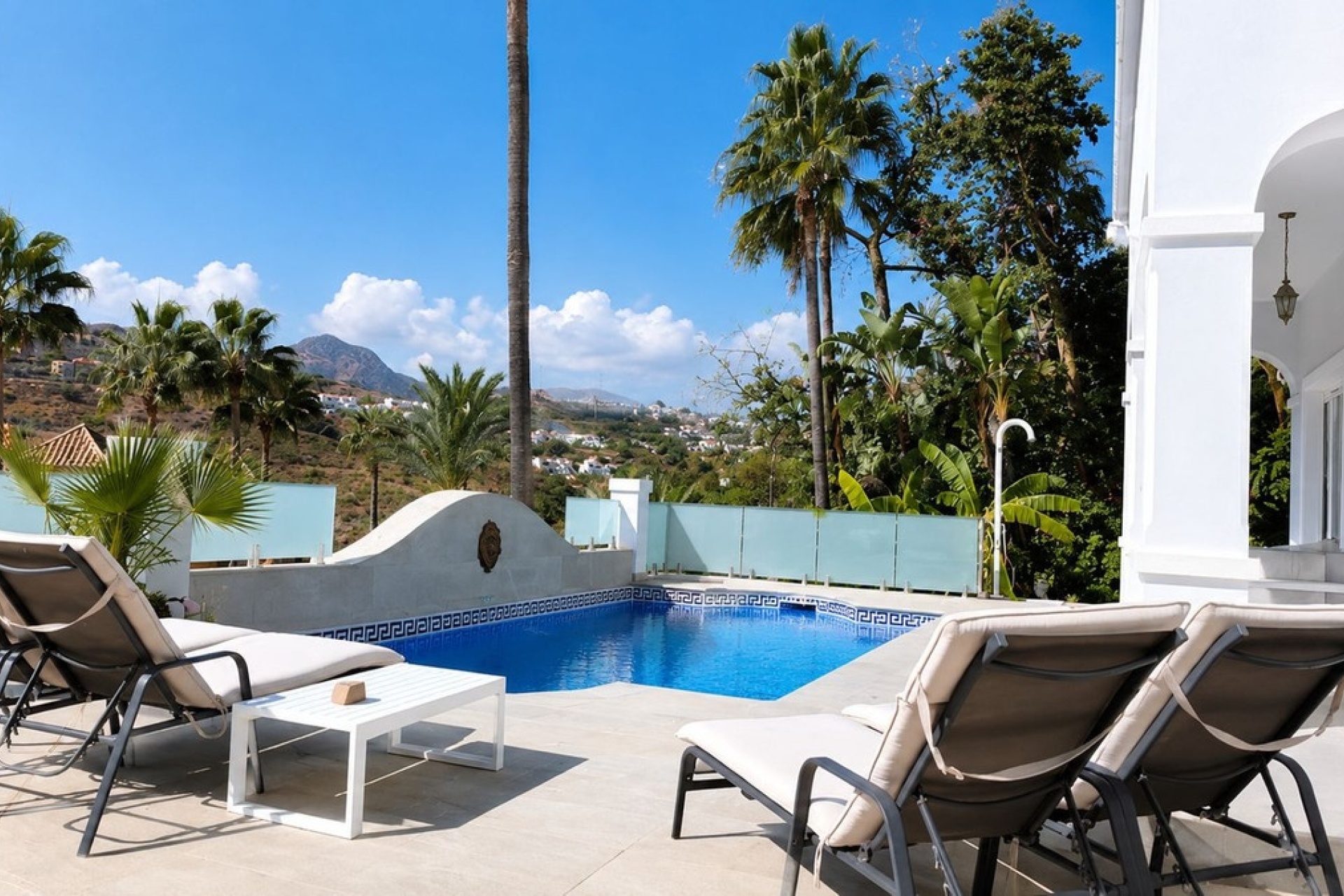 Resale - Villa - Benahavís - Benahavís Centro