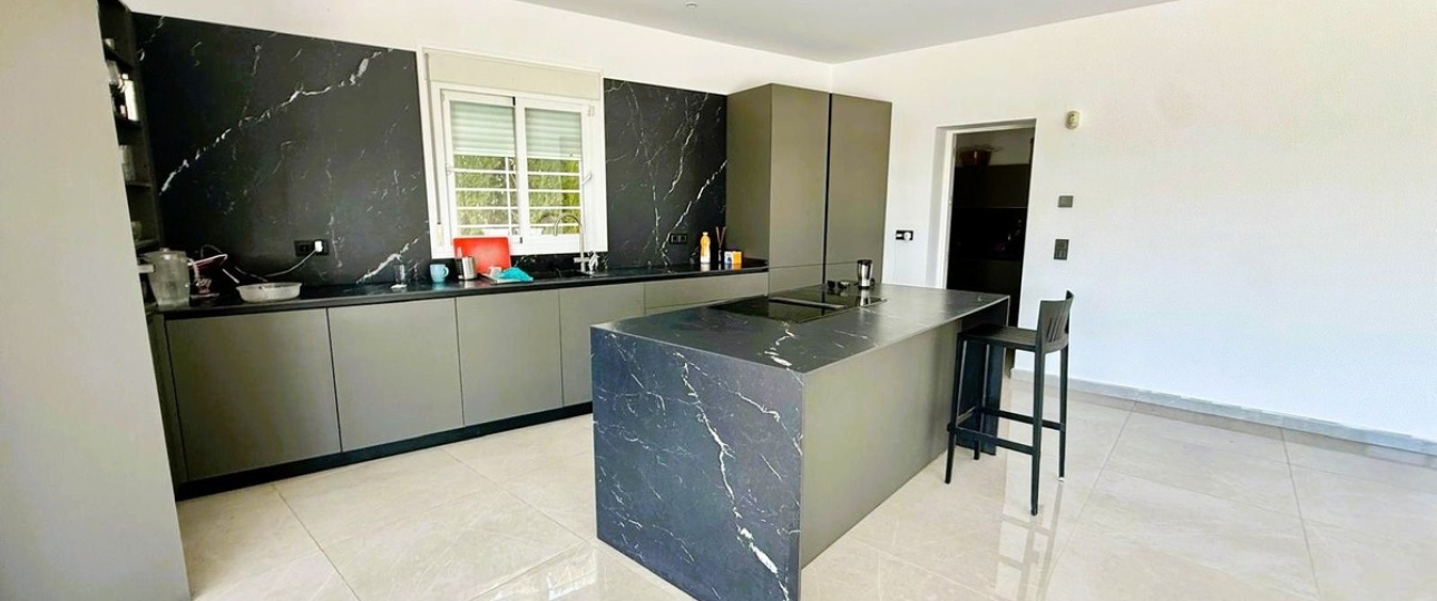 Resale - Villa - Benahavís - Benahavís Centro