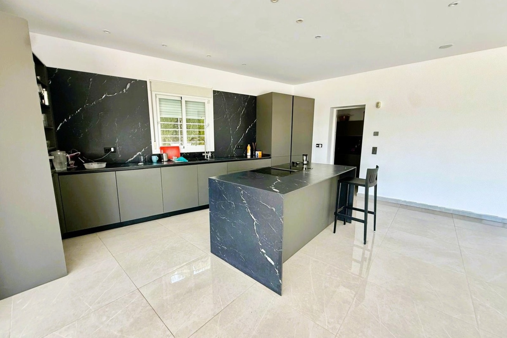 Resale - Villa - Benahavís - Benahavís Centro