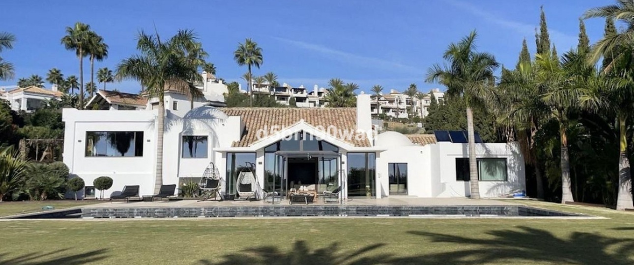Resale - Villa - Benahavís - Benahavís Centro