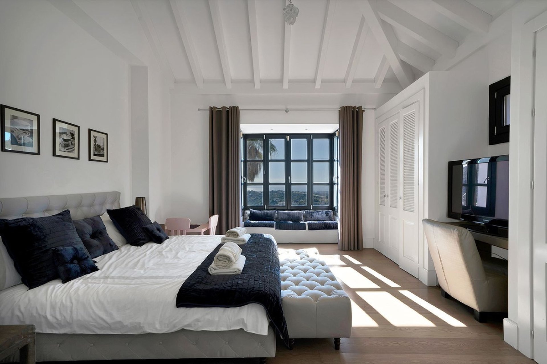 Resale - Villa - Benahavís - Benahavís Centro