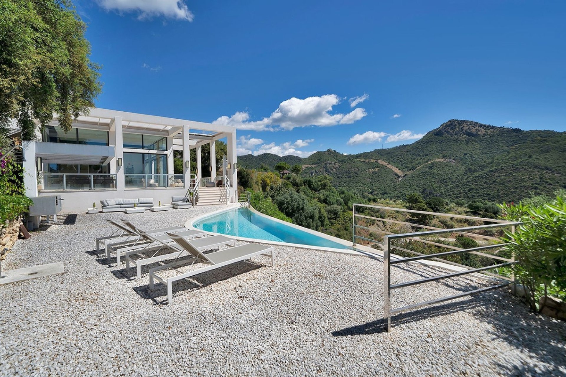 Resale - Villa - Benahavís - Benahavís Centro