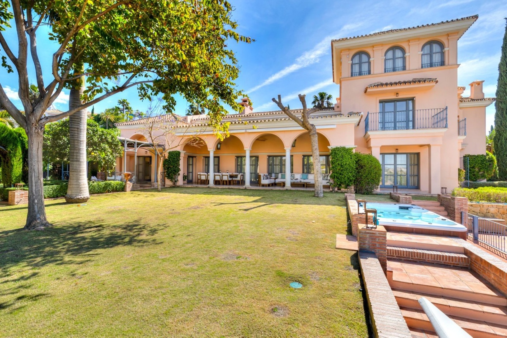 Resale - Villa - Benahavís - Benahavís Centro