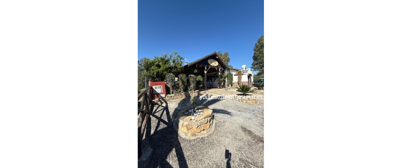 Resale - Villa - Benahavís - Benahavís Centro