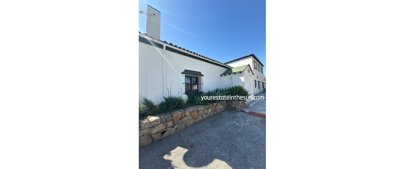 Resale - Villa - Benahavís - Benahavís Centro