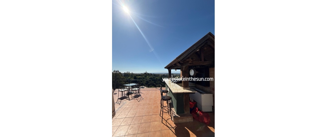 Resale - Villa - Benahavís - Benahavís Centro