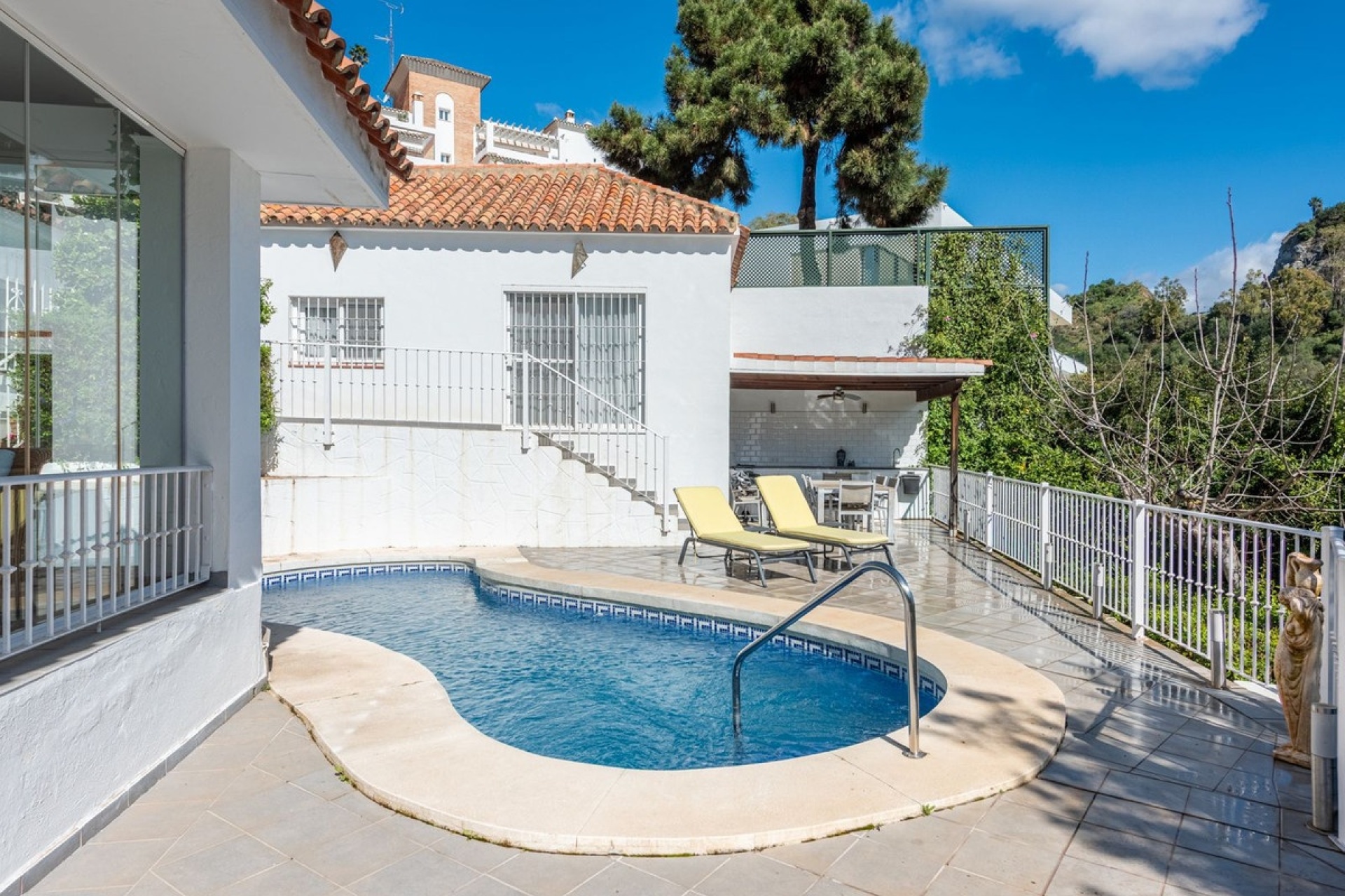 Resale - Villa - Benahavís - Benahavís Centro