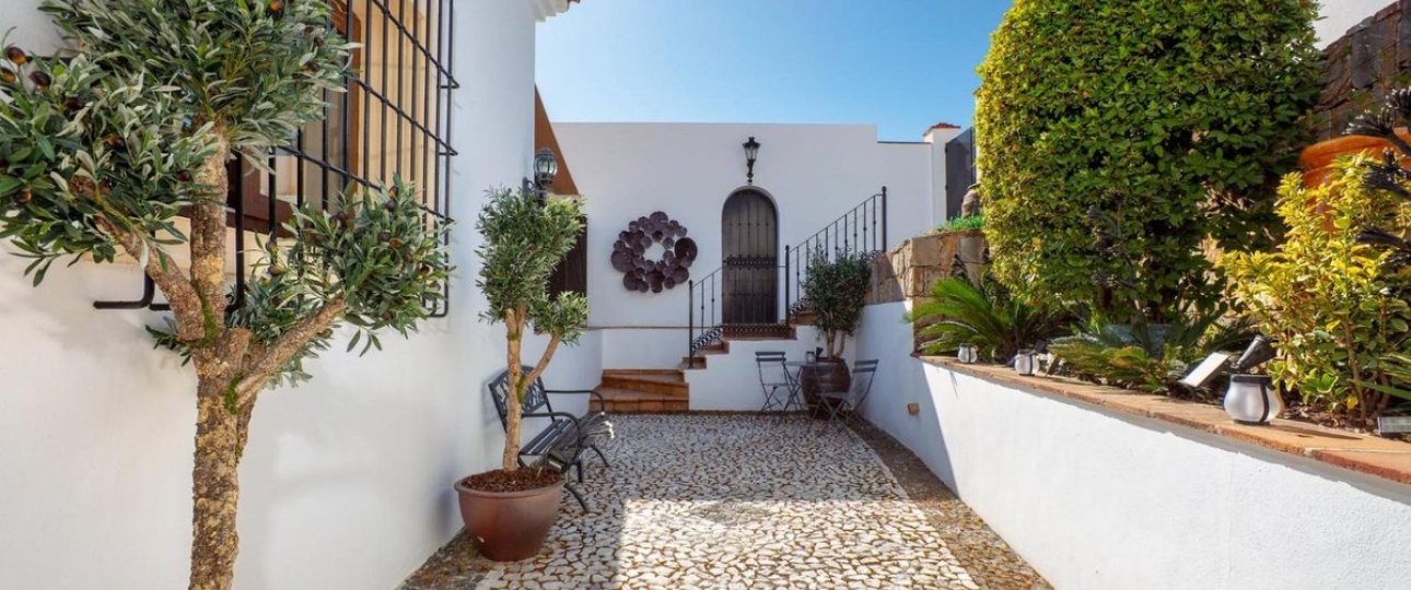 Resale - Villa - Benahavís - Benahavís Centro