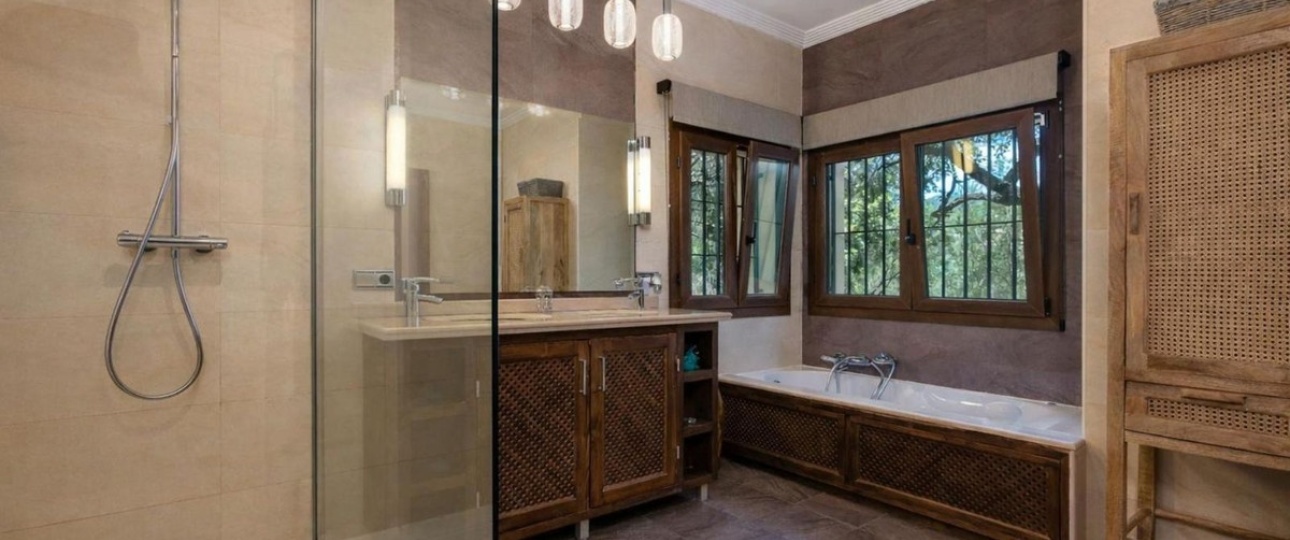 Resale - Villa - Benahavís - Benahavís Centro