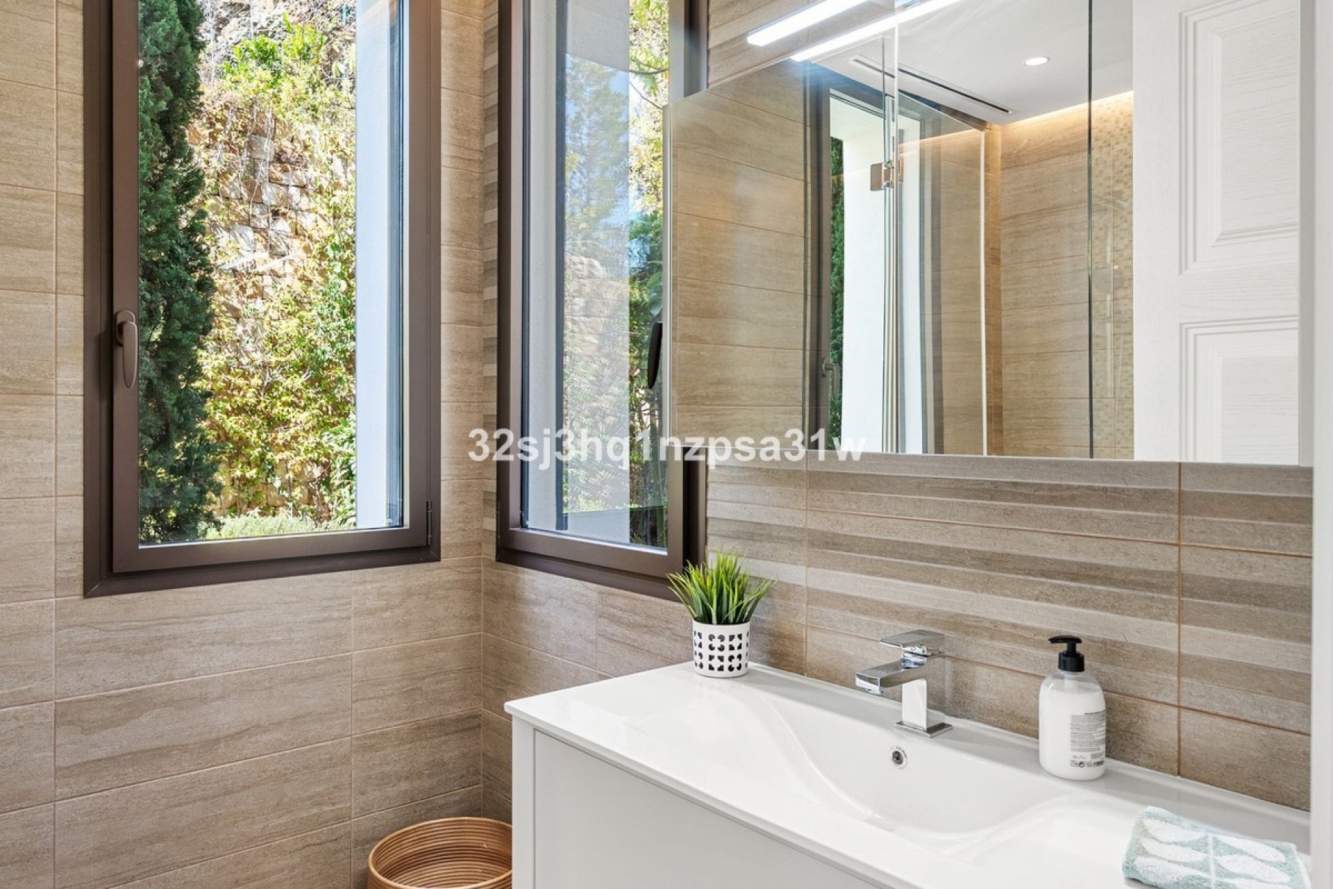Resale - Villa - Benahavís - Benahavís Centro