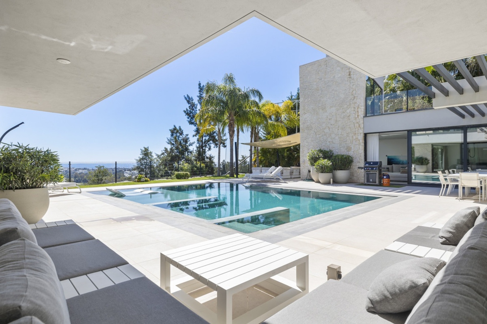 Resale - Villa - Benahavís - Benahavís Centro
