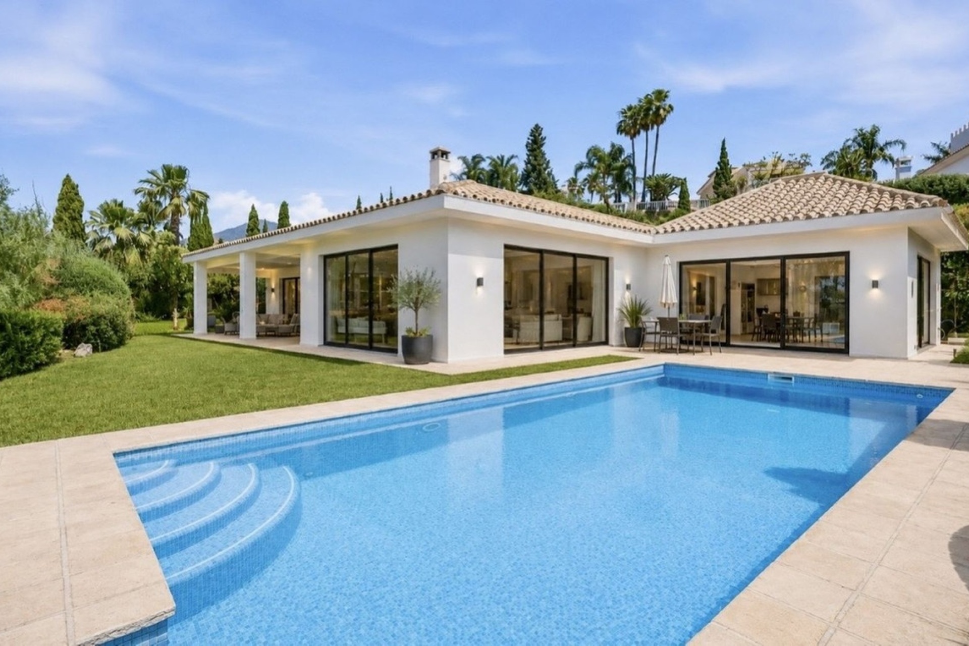 Resale - Villa - Benahavís - Benahavís Centro