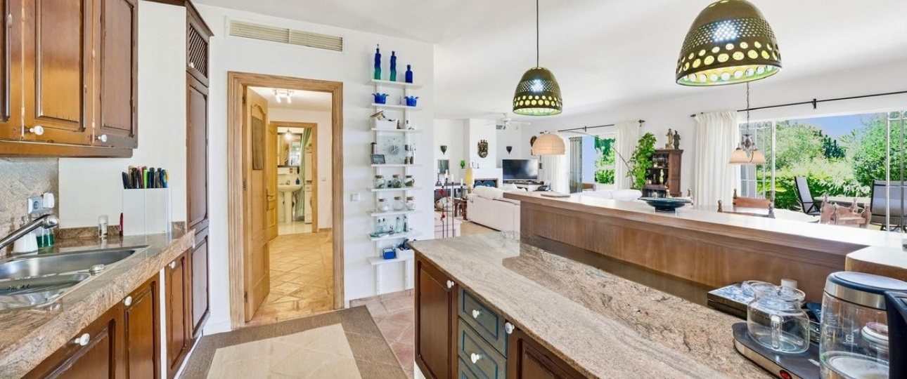 Resale - Villa - Benahavís - Benahavís Centro