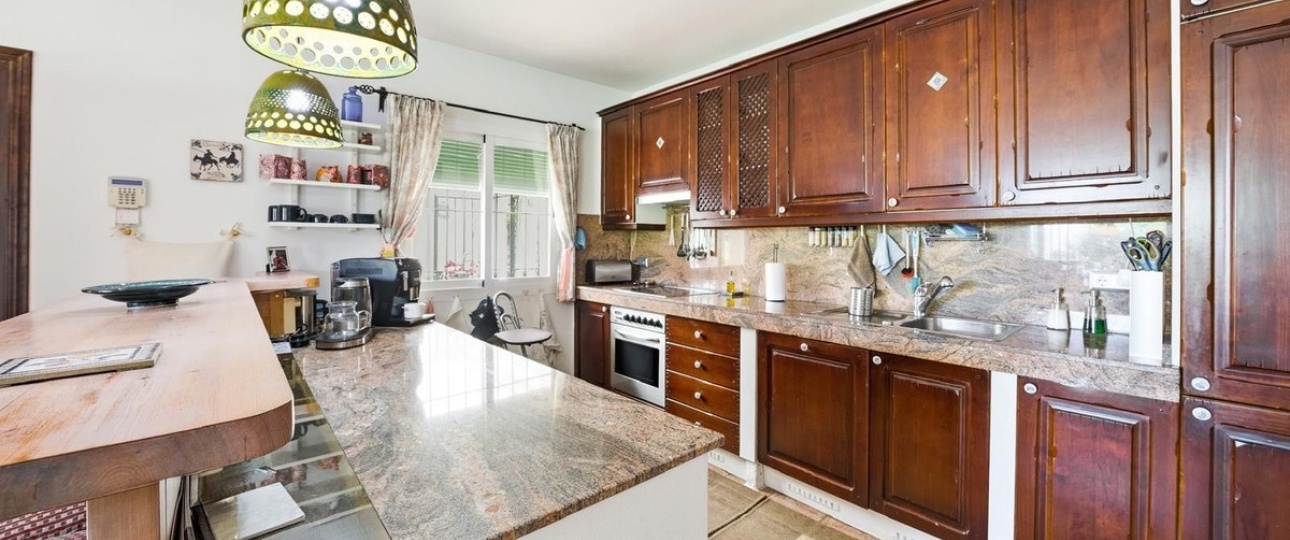 Resale - Villa - Benahavís - Benahavís Centro