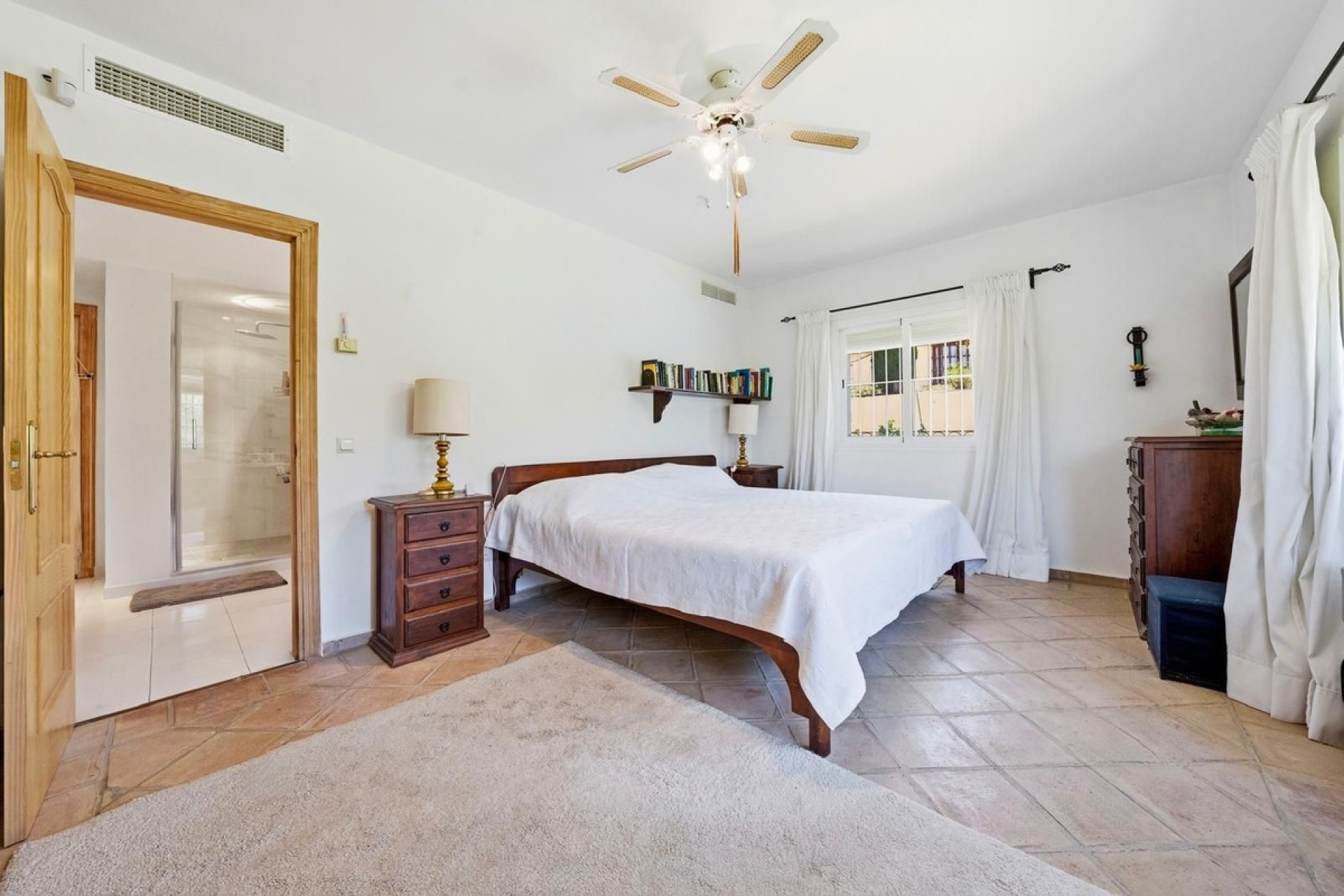 Resale - Villa - Benahavís - Benahavís Centro