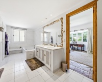 Resale - Villa - Benahavís - Benahavís Centro