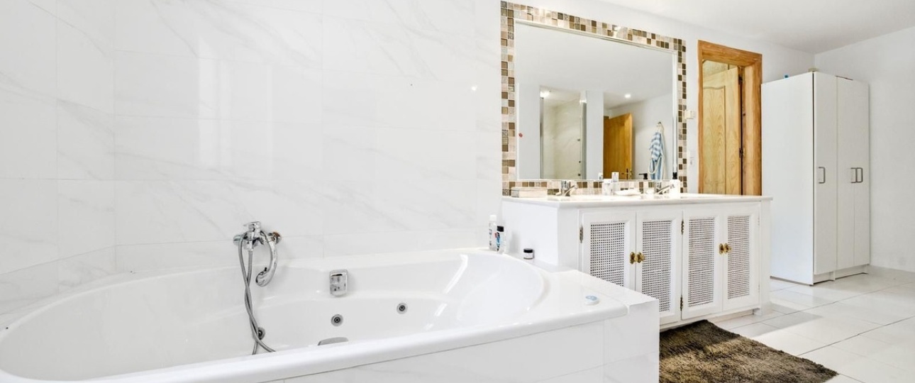 Resale - Villa - Benahavís - Benahavís Centro