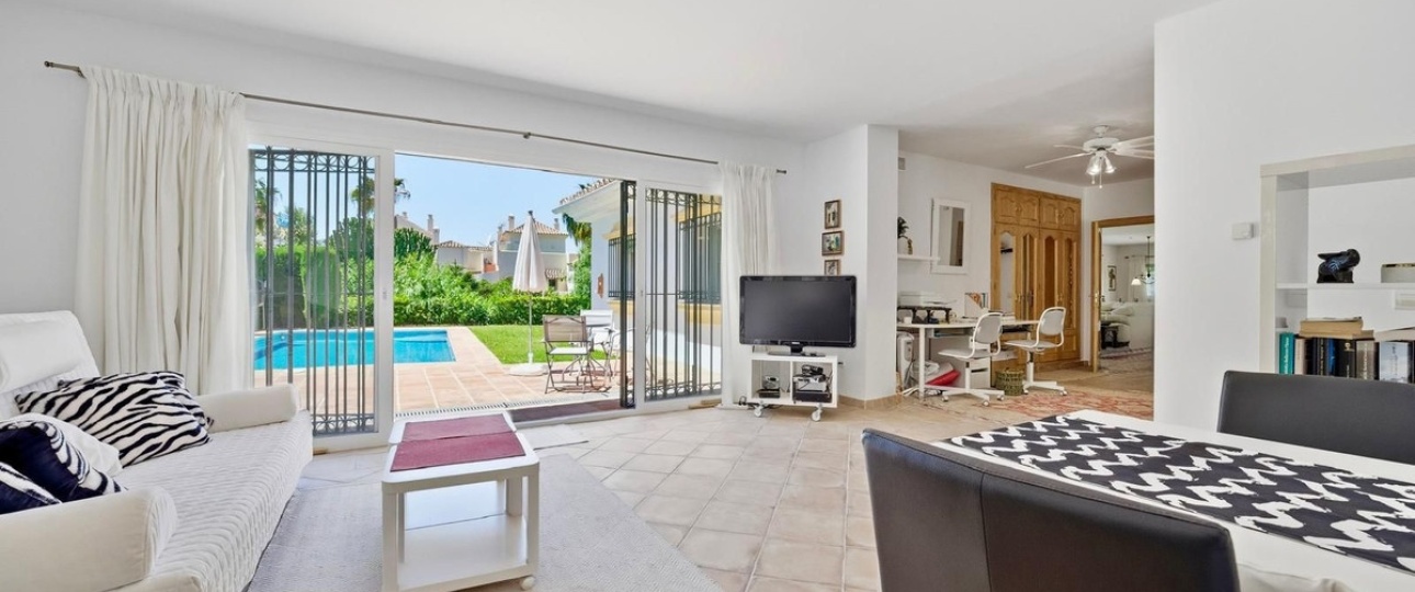 Resale - Villa - Benahavís - Benahavís Centro