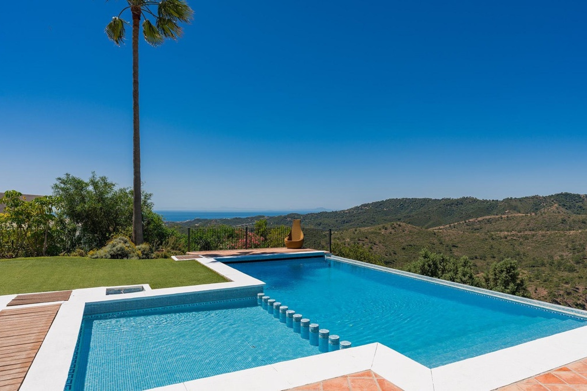 Resale - Villa - Benahavís - Benahavís Centro