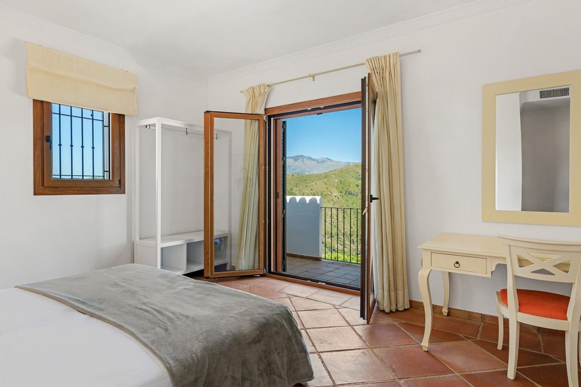 Resale - Villa - Benahavís - Benahavís Centro