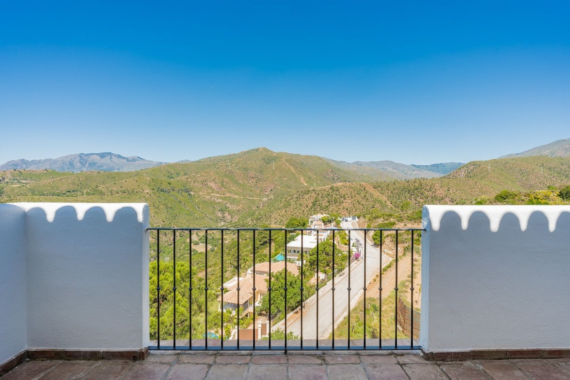Resale - Villa - Benahavís - Benahavís Centro