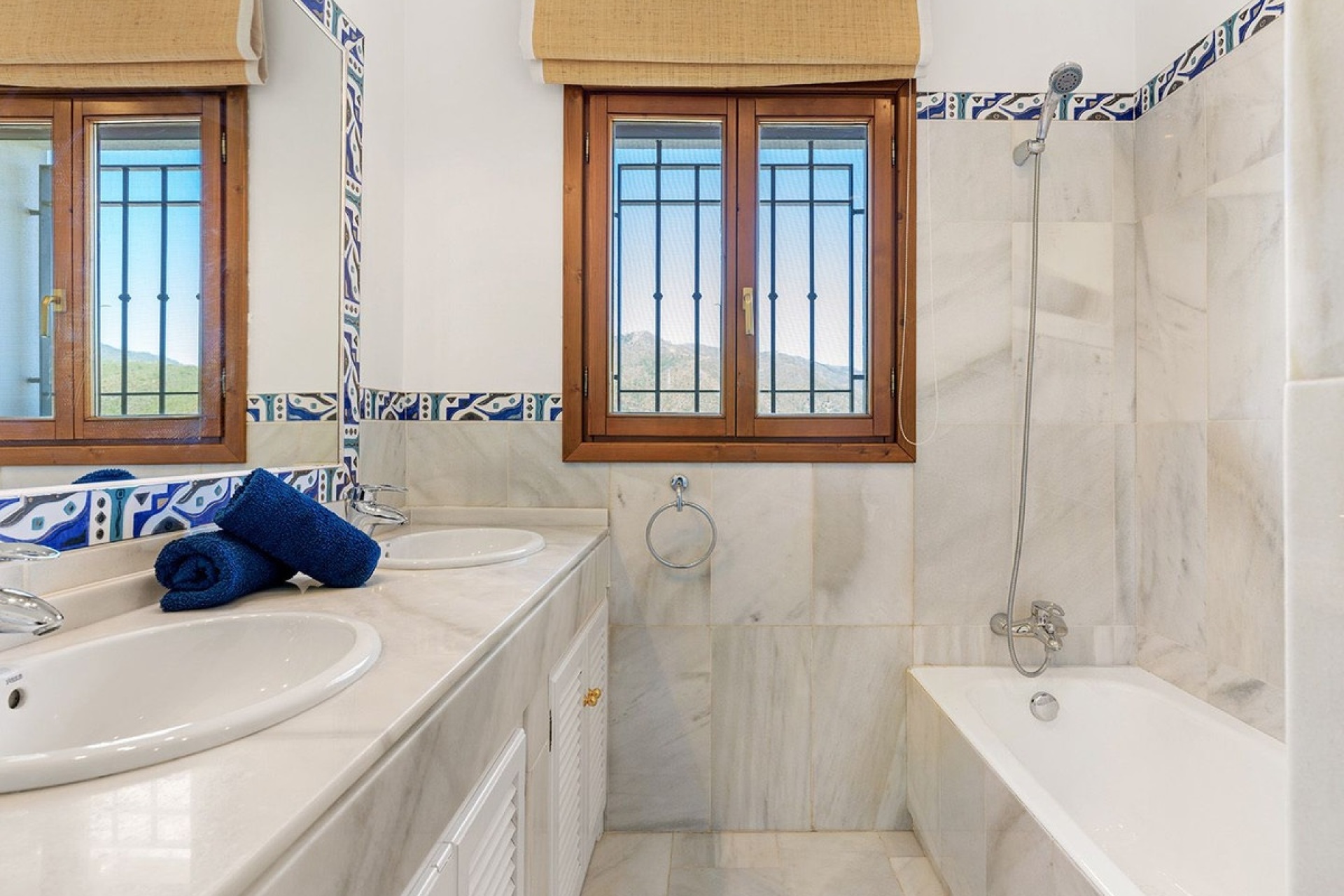 Resale - Villa - Benahavís - Benahavís Centro