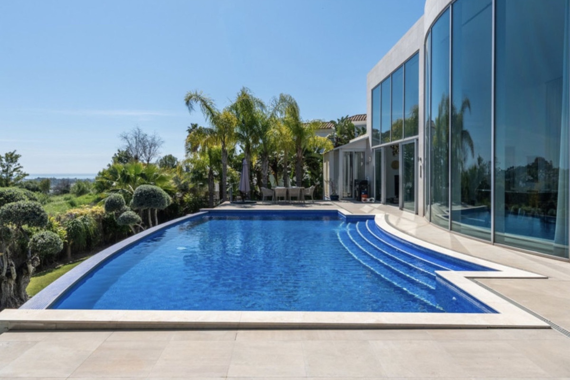 Resale - Villa - Benahavís - Benahavís Centro
