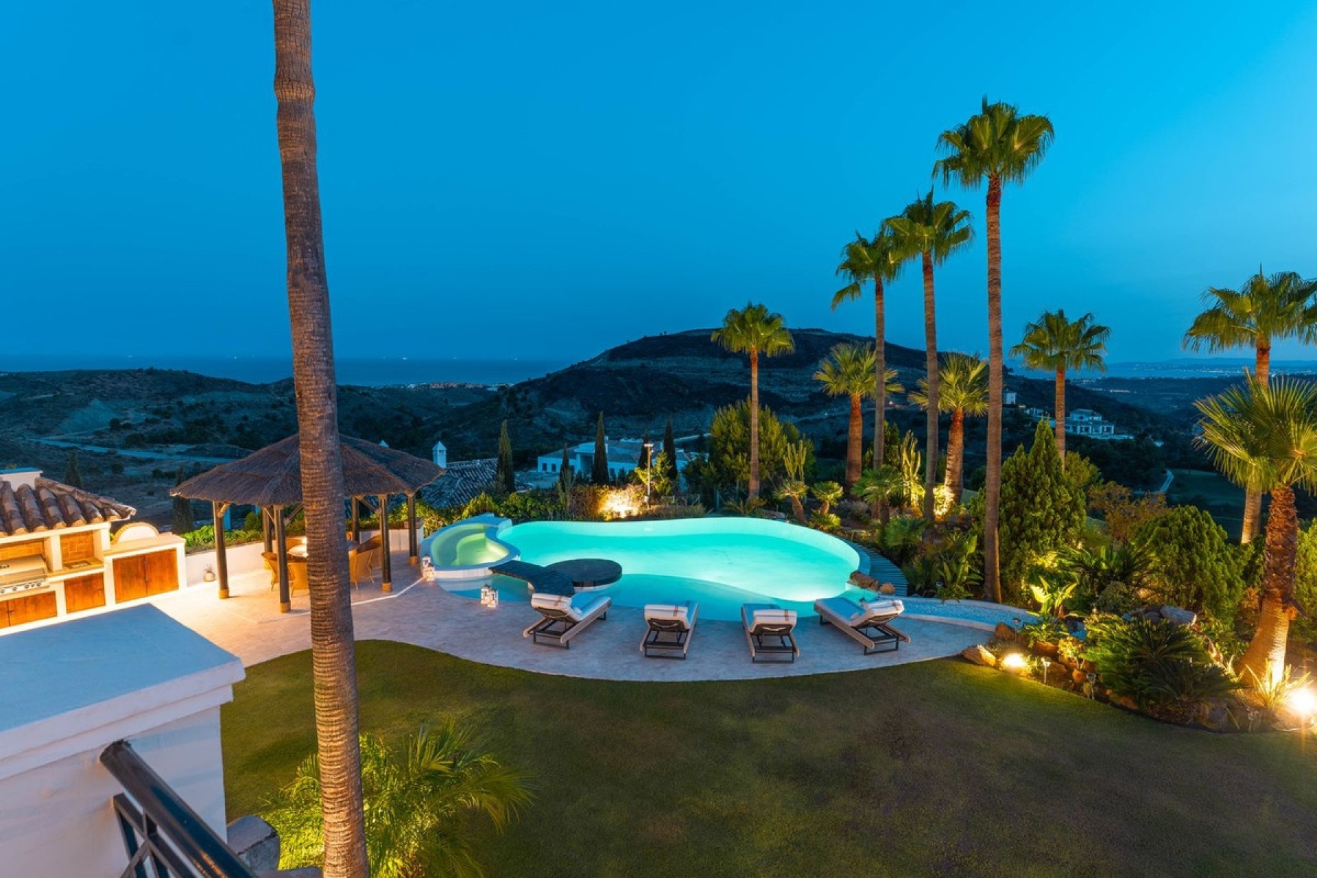Resale - Villa - Benahavís - Benahavís Centro