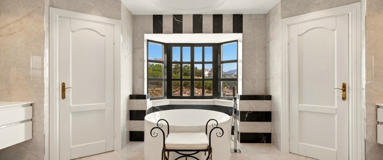 Resale - Villa - Benahavís - Benahavís Centro